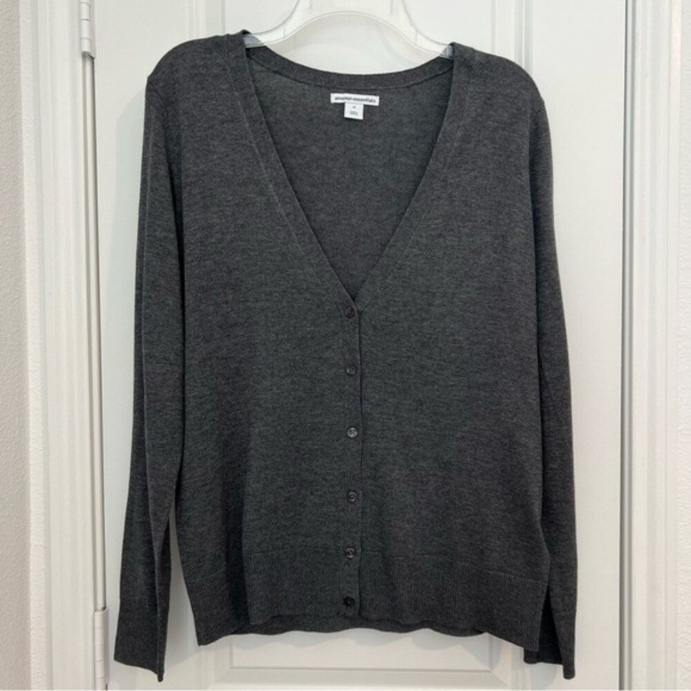 NWT Amazon Essentials Charcoal Gray V-Neck Cardigan Sweater in Women's Sz Medium